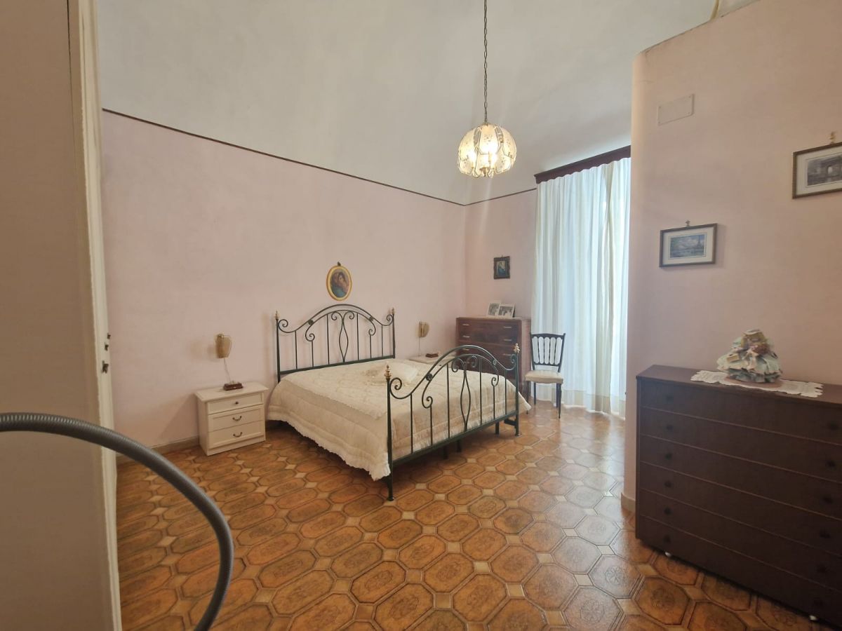 Appartamento di  3 vani /129 mq  a Trani (zona Centro)