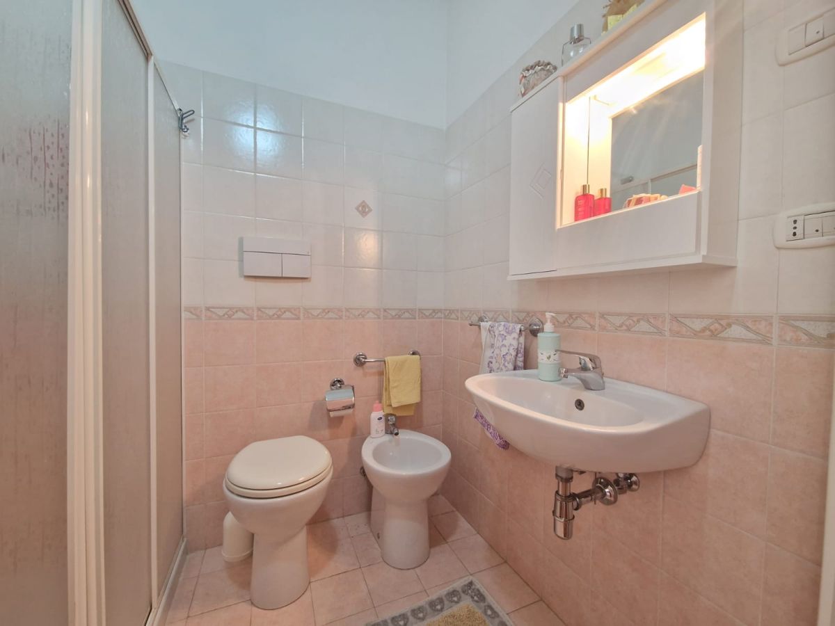 Appartamento di  3 vani /129 mq  a Trani (zona Centro)