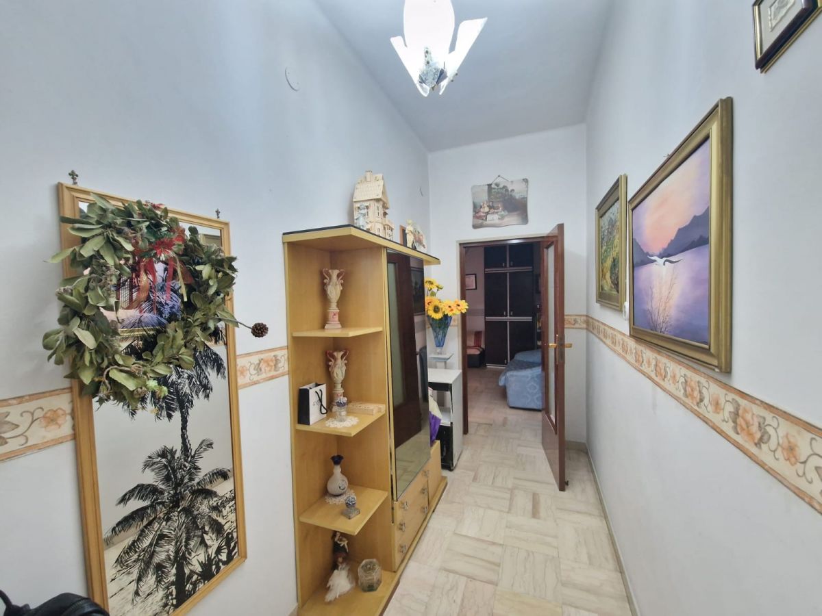 Appartamento di  3 vani /156 mq  a Trani (zona Centro)