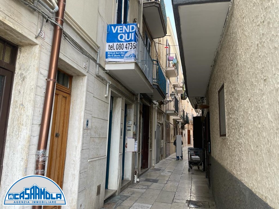 Appartamento di  3 vani /70 mq  a Mola di Bari (zona Centrale)