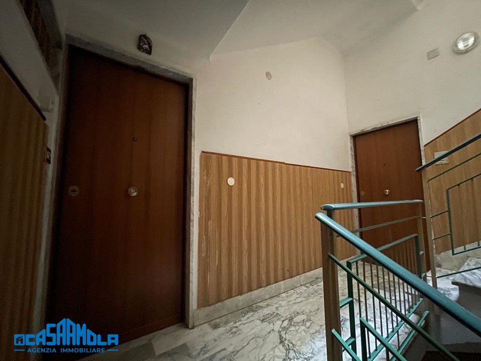 Appartamento di  6 vani /160 mq  a Mola di Bari (zona Centrale)