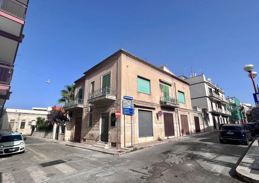 Locale commerciale / Negozio di  1 vani /45 mq  a Ruvo di Puglia