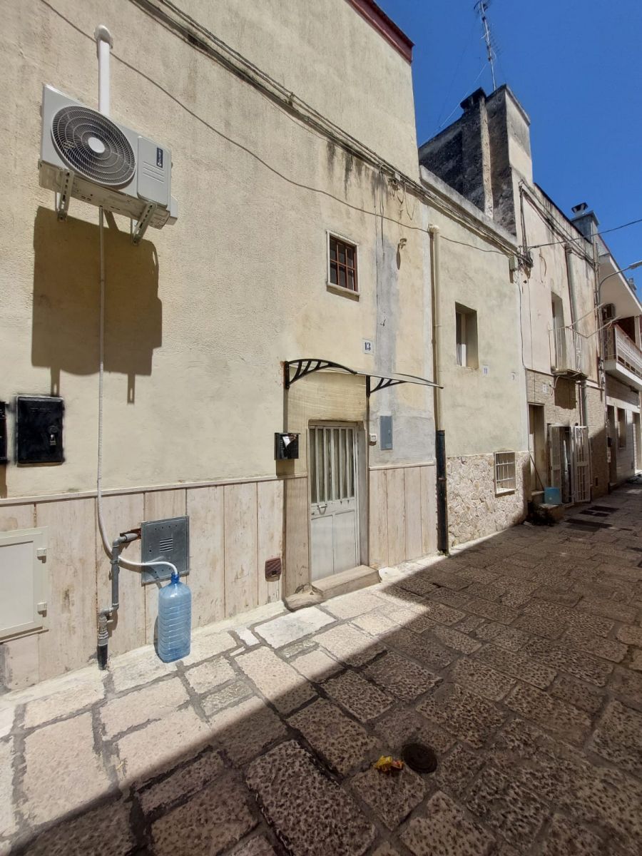 Casa indipendente di  3 vani /67 mq  a Bari - Carbonara