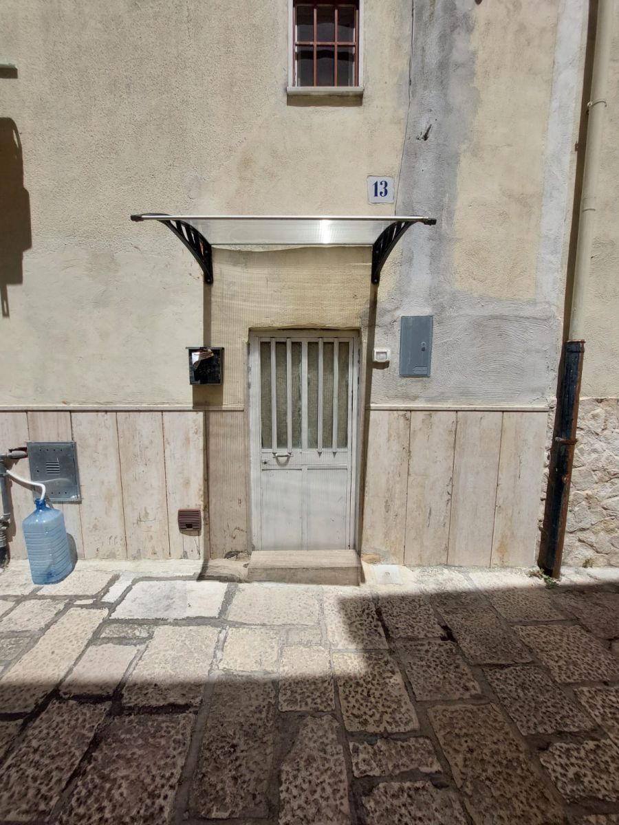 Casa indipendente di  3 vani /67 mq  a Bari - Carbonara