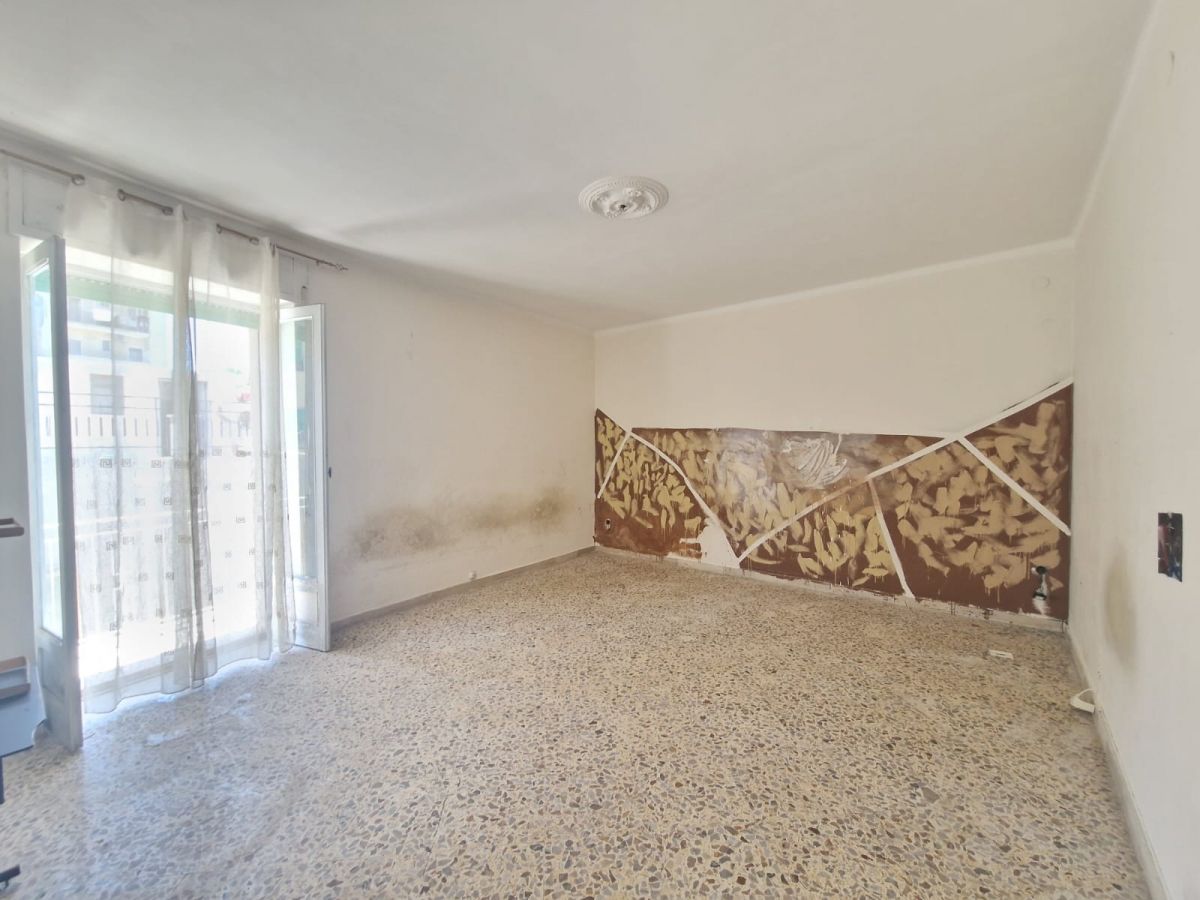 Appartamento di  3 vani /126 mq  a Trani (zona Centro)