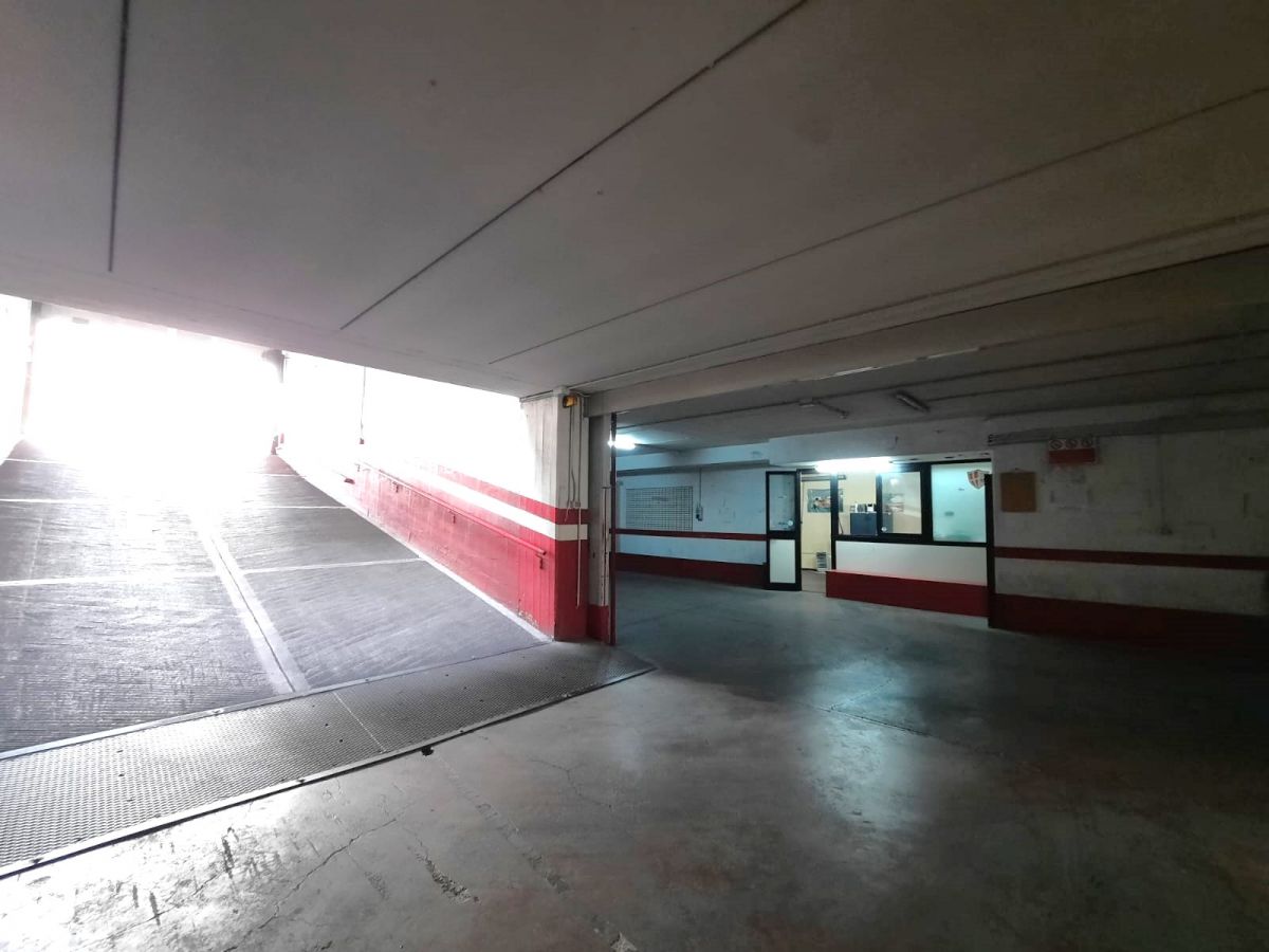 Garage / Parcheggio/2100 mq  a Bari - San Pasquale alta