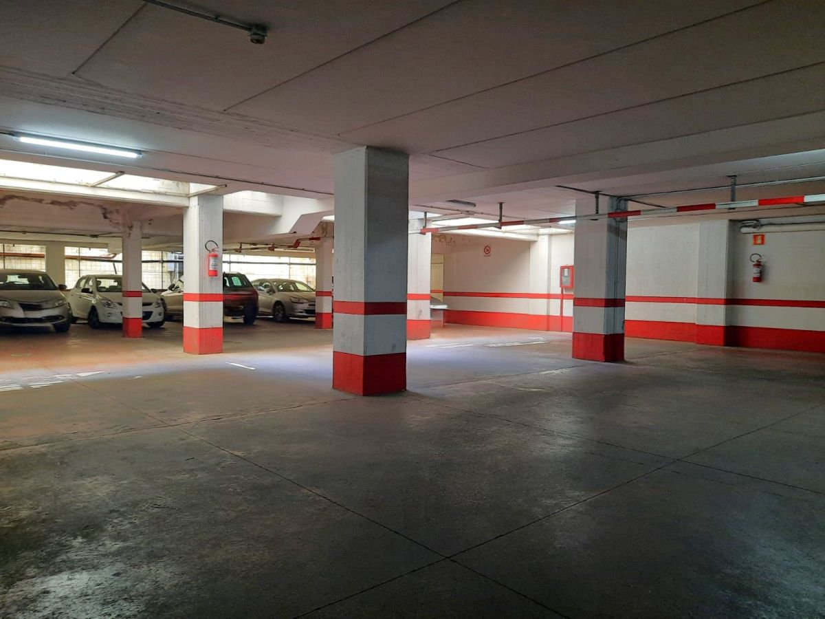 Garage / Parcheggio/2100 mq  a Bari - San Pasquale alta