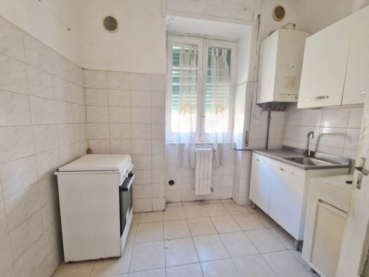 Appartamento di  3 vani /126 mq  a Trani (zona Centro)