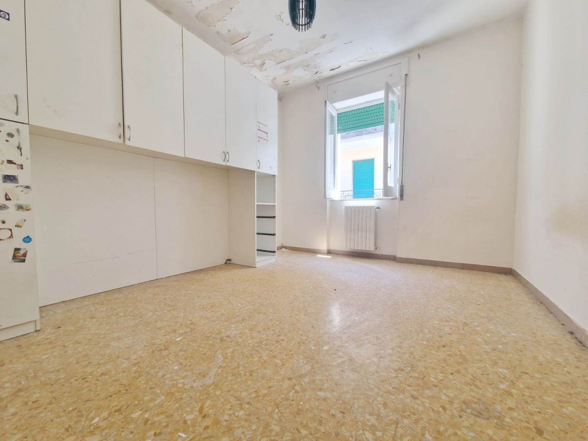 Appartamento di  3 vani /126 mq  a Trani (zona Centro)