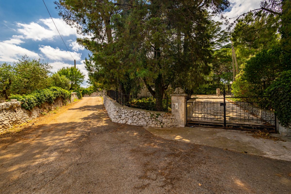 Trulli Locorotondo