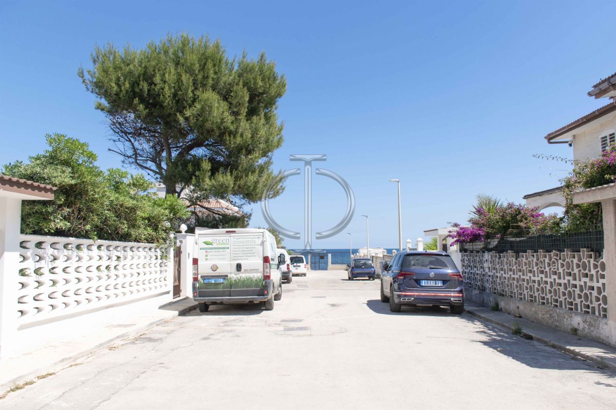 Appartamento di  3 vani /162 mq  a Giovinazzo