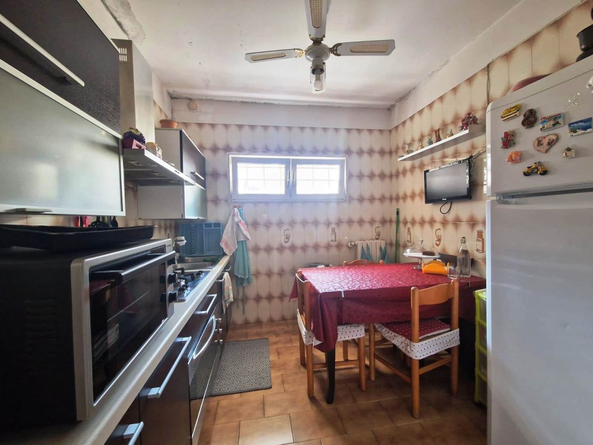 Appartamento di  3 vani /129 mq  a Trani (zona Centro)