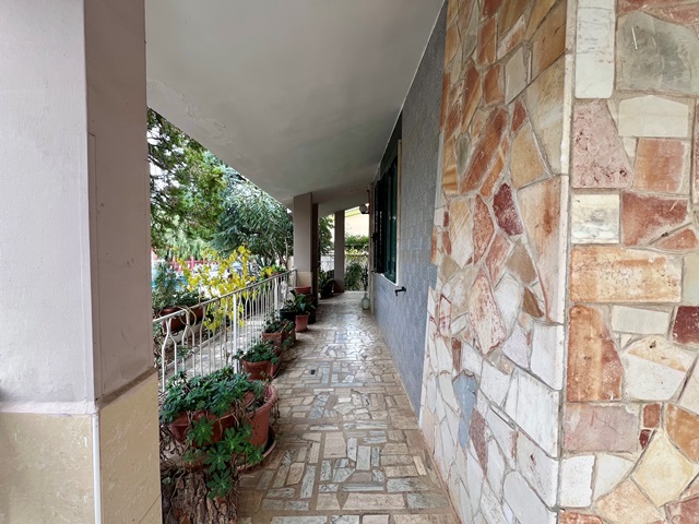 Villa (zona residenziale) di  4 vani /110 mq  a Toritto