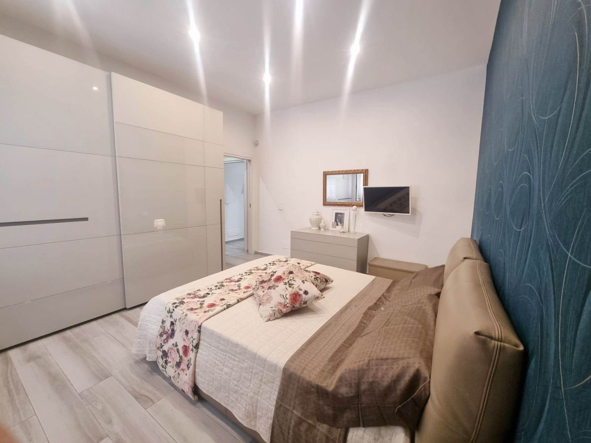 Appartamento di  3 vani /87 mq  a Trani (zona Centro)