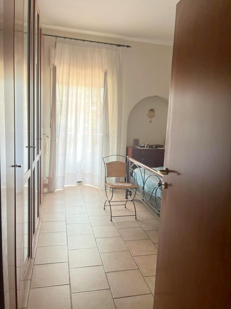 Appartamento di  5 vani /122 mq  a Modugno (zona piscina dei preti)