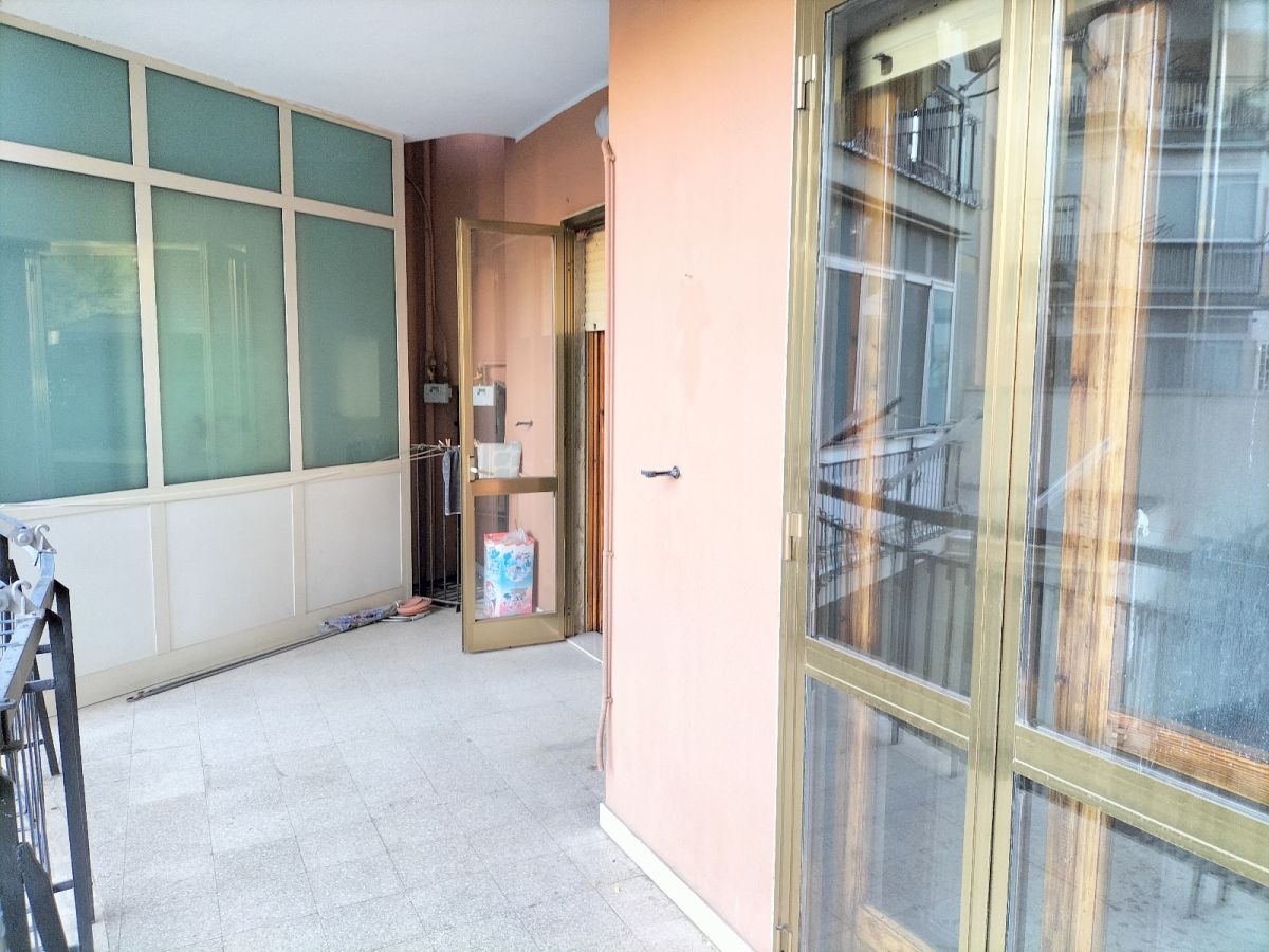 Appartamento di  5 vani /130 mq  a Bari - San Pasquale alta (zona Viale Luigi Einaudi)