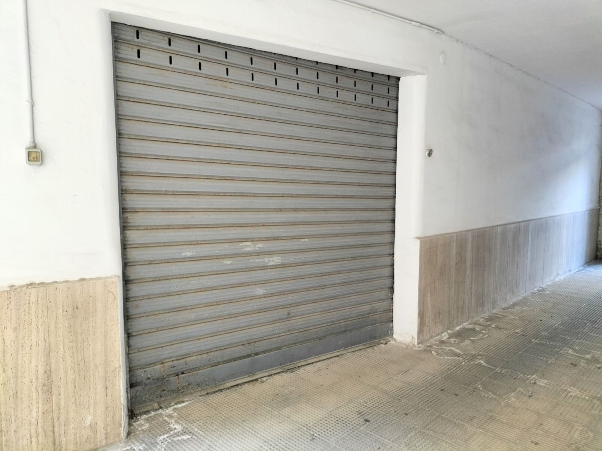 Appartamento di  5 vani /130 mq  a Bari - San Pasquale alta (zona Viale Luigi Einaudi)