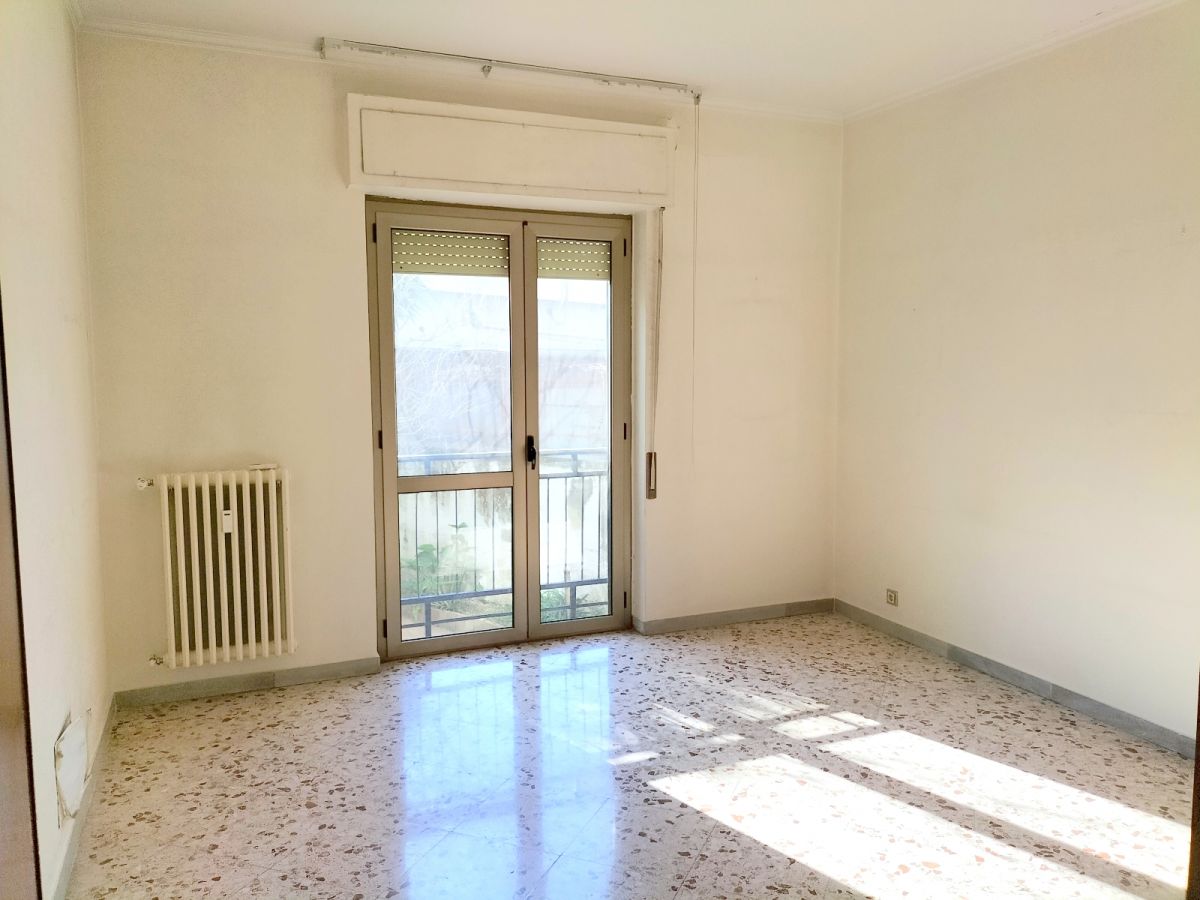 Appartamento di  5 vani /130 mq  a Bari - San Pasquale alta (zona Viale Luigi Einaudi)