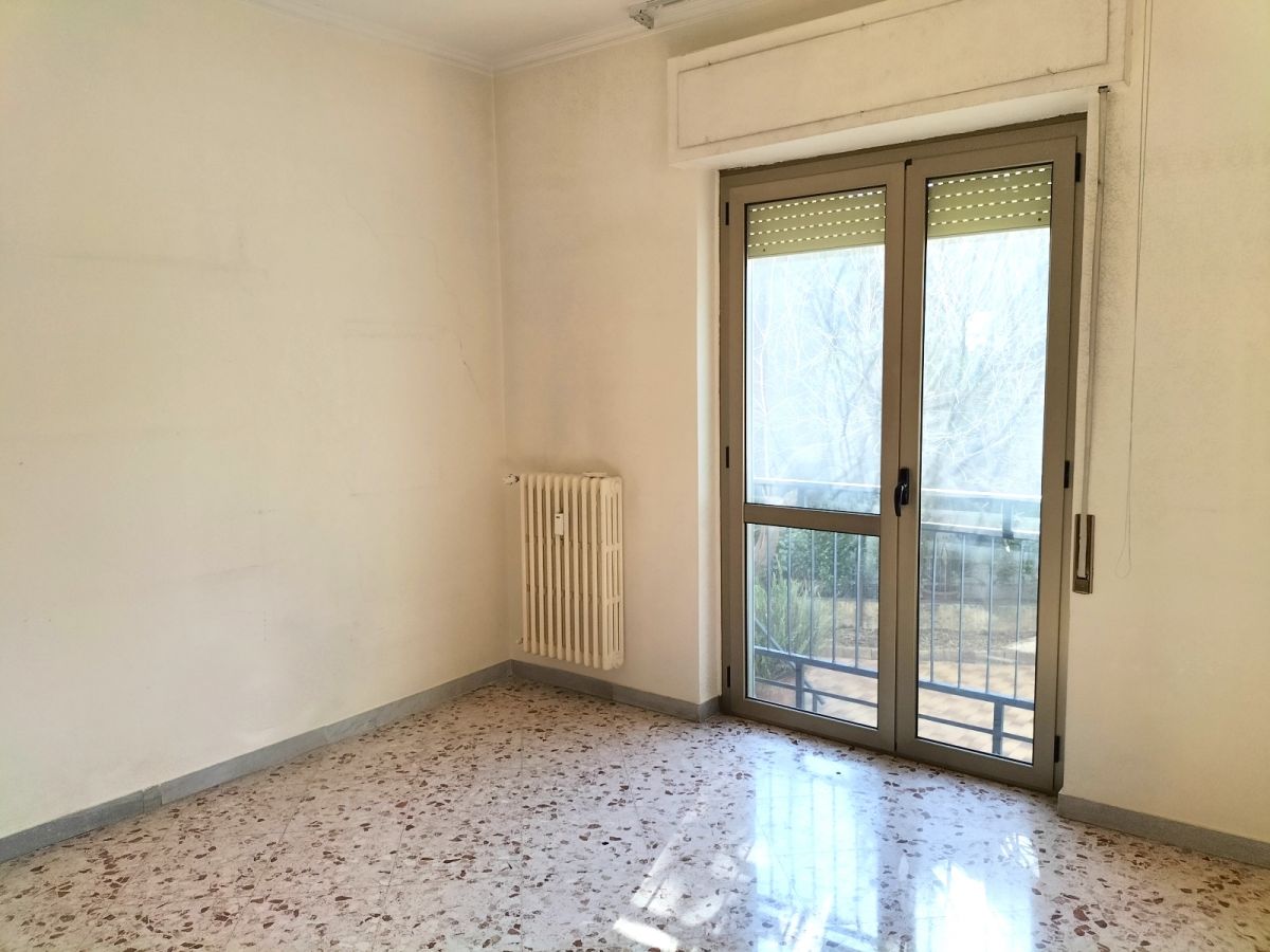 Appartamento di  5 vani /130 mq  a Bari - San Pasquale alta (zona Viale Luigi Einaudi)