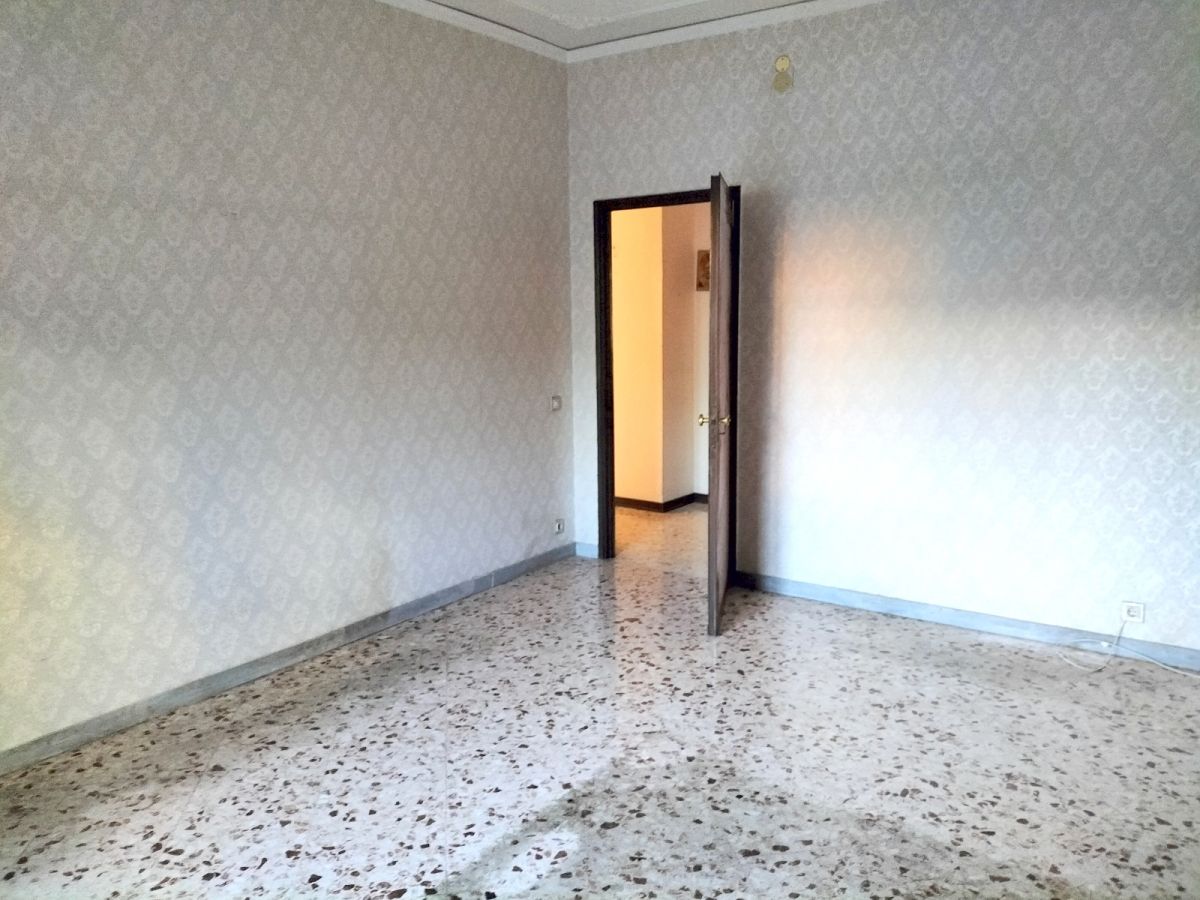 Appartamento di  5 vani /130 mq  a Bari - San Pasquale alta (zona Viale Luigi Einaudi)