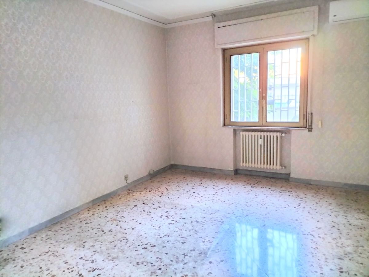 Appartamento di  5 vani /130 mq  a Bari - San Pasquale alta (zona Viale Luigi Einaudi)