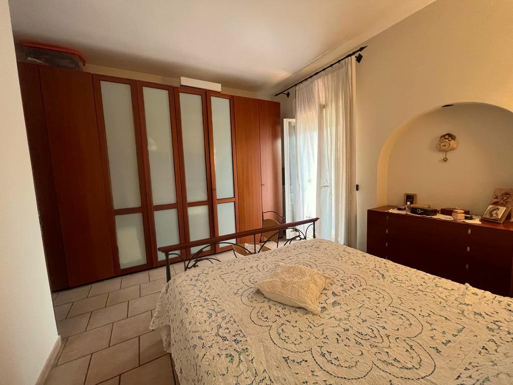 Appartamento di  5 vani /122 mq  a Modugno (zona piscina dei preti)