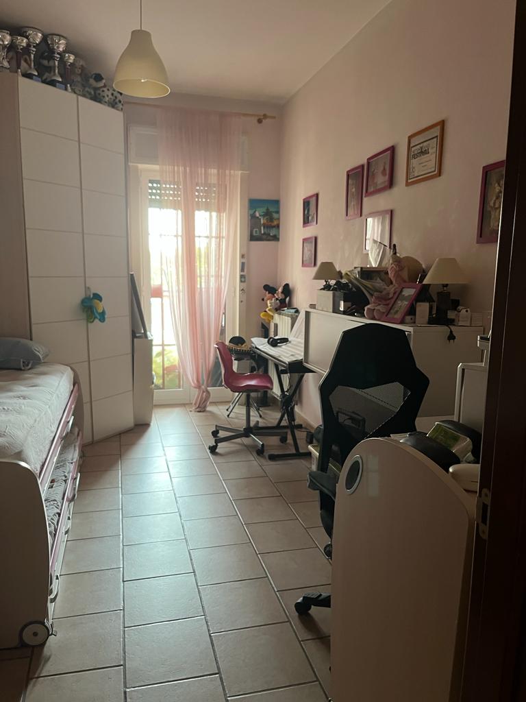 Appartamento di  5 vani /122 mq  a Modugno (zona piscina dei preti)