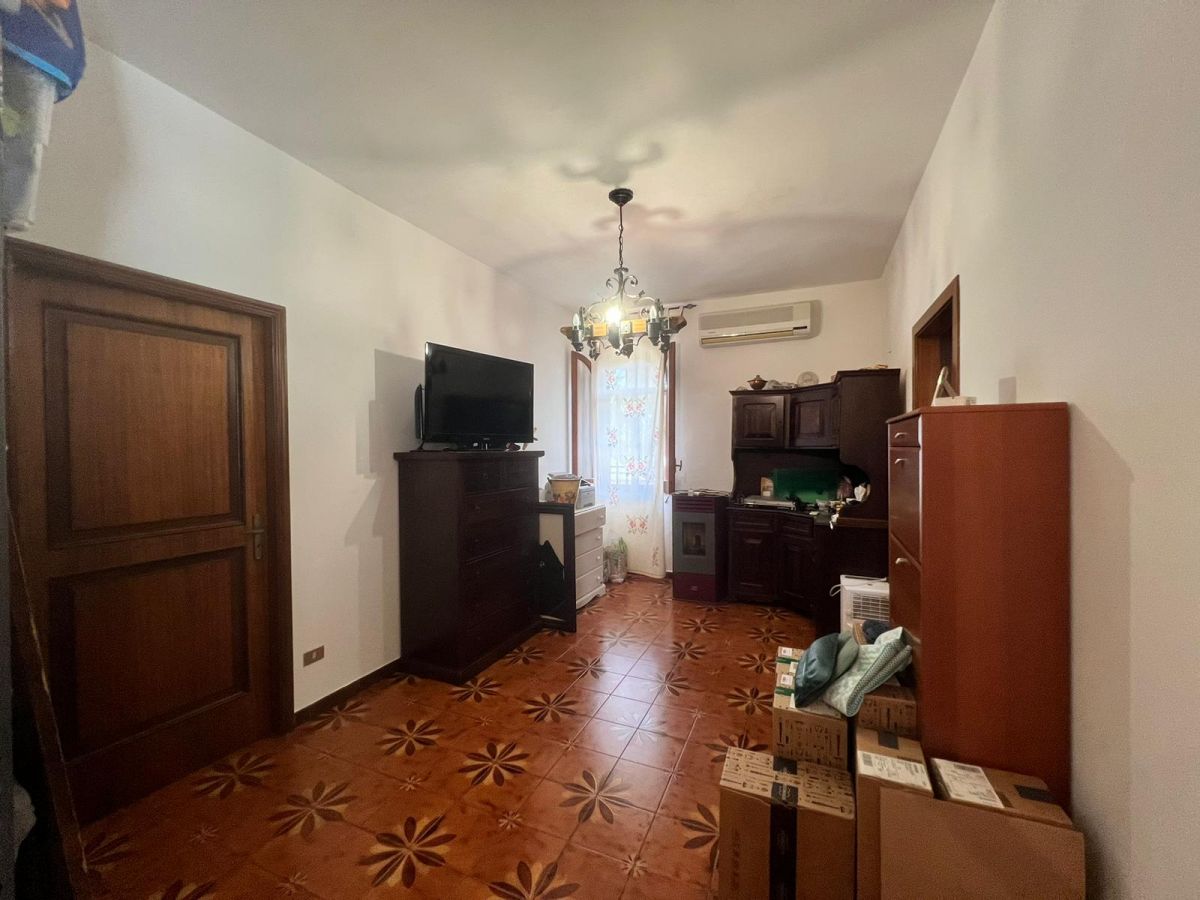 Villa (zona residenziale) di  4 vani /95 mq  a Mola di Bari