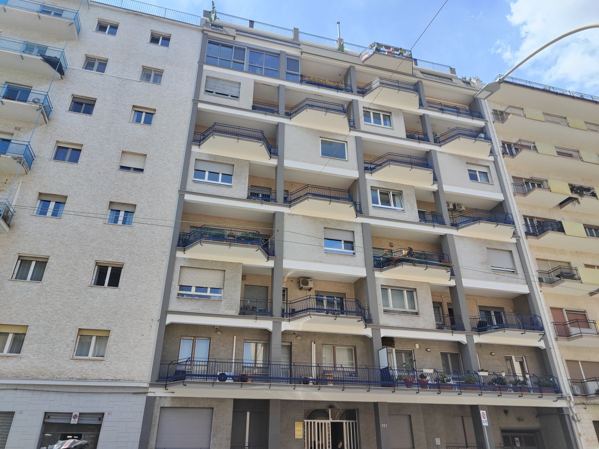 Appartamento di  3 vani /101 mq  a Bari - Madonnella (zona Zona RAI)