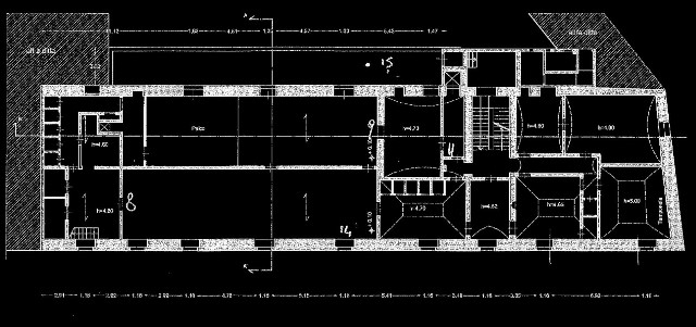 Palazzo / Stabile di  16 vani /2000 mq  a Trani