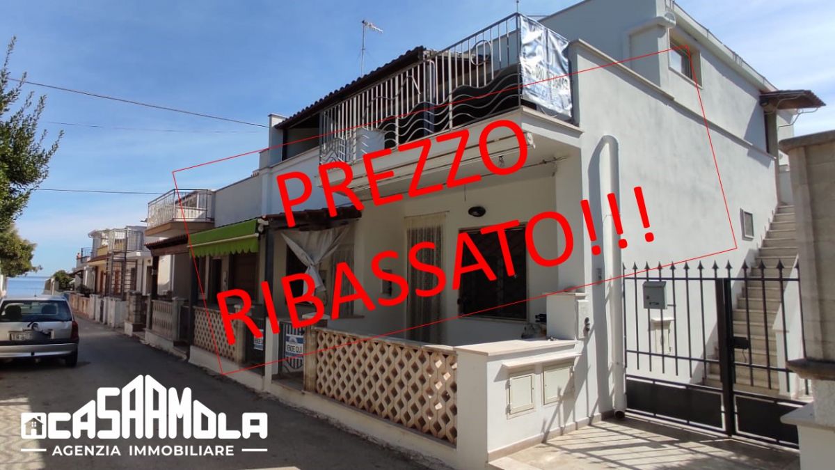 Villa (zona residenziale) di  4 vani /180 mq  a Mola di Bari (zona Litoranea Mola-Cozze)