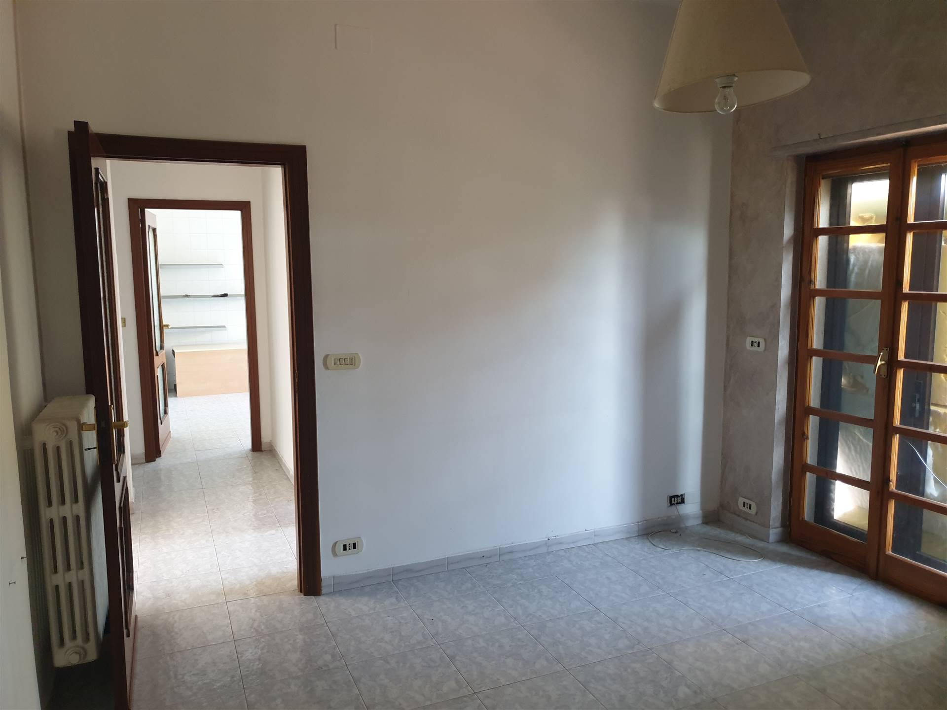 Appartamento di  6 vani /319 mq  a Bari (zona SAN GIROLAMO / FESCA)