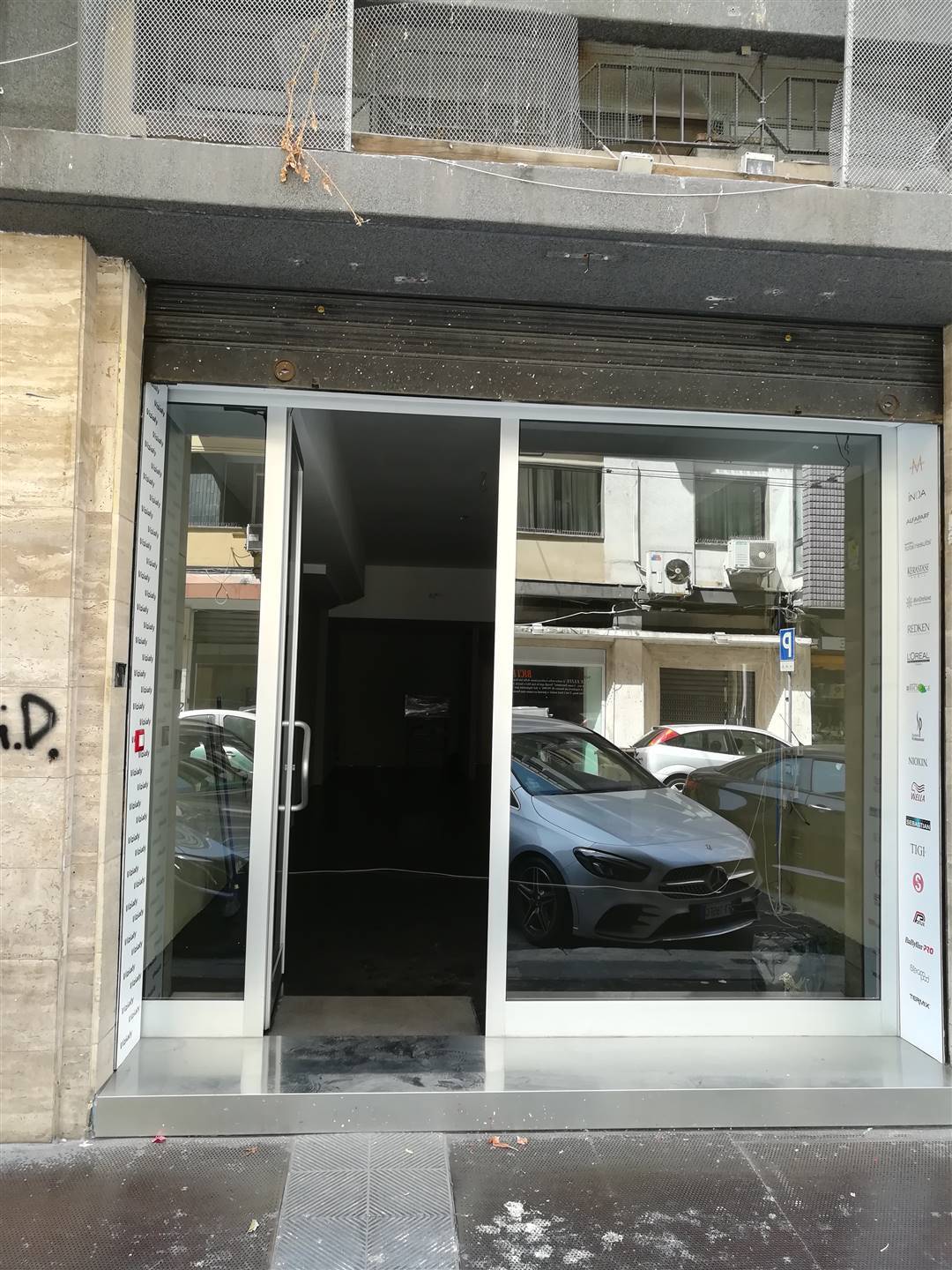 Negozio di  2 vani /240 mq  a Bari (zona MURAT)