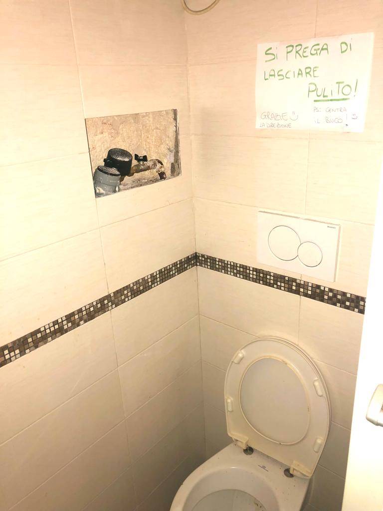 Negozio di  1 vani /82 mq  a Taranto (zona BORGO)