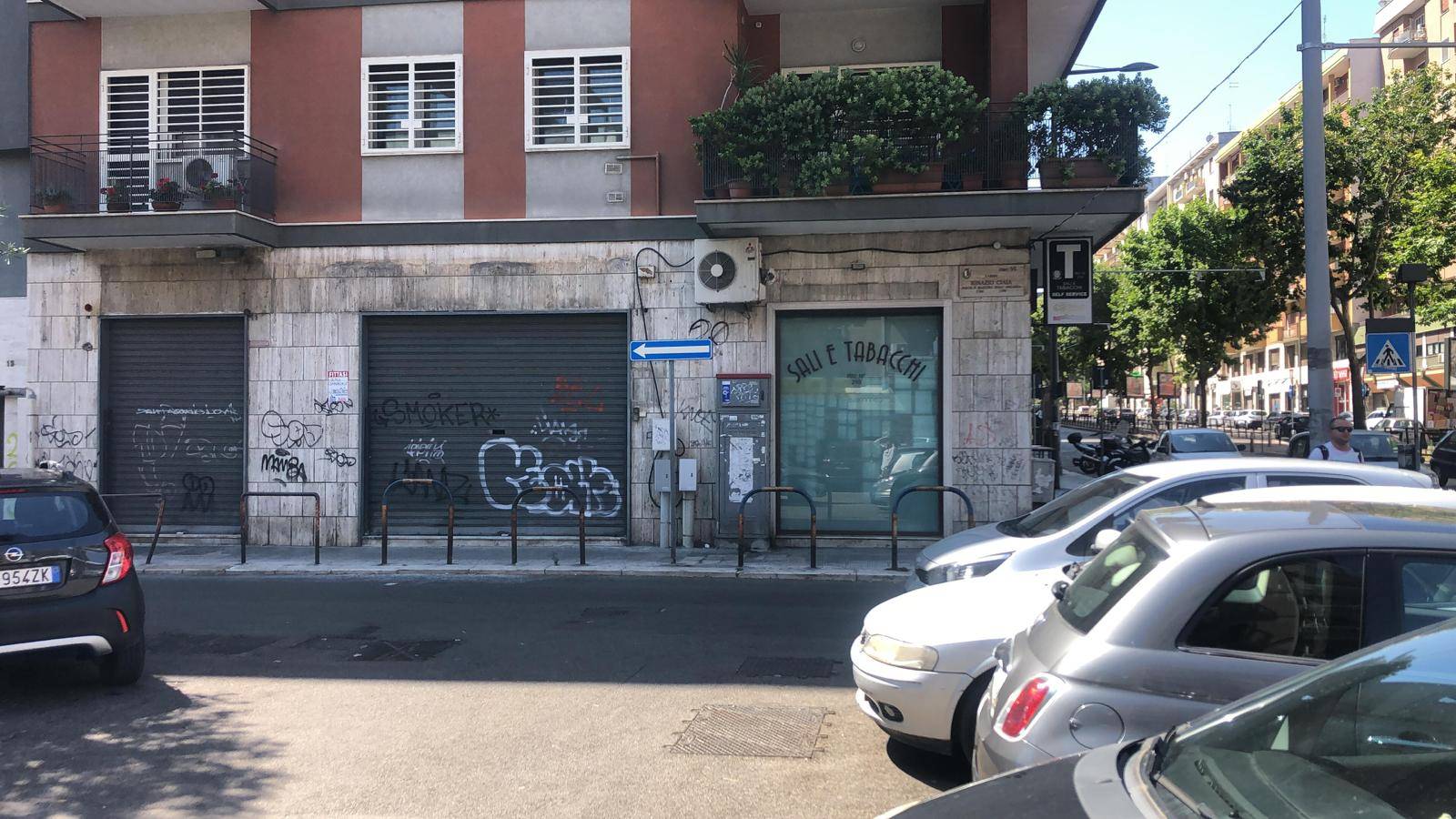 Negozio di  1 vani /59 mq  a Bari (zona SAN PASQUALE)