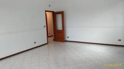 Appartamento di  3 vani /115 mq  a Bari (zona LOSETO)