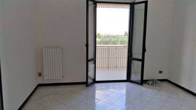 Appartamento di  3 vani /115 mq  a Bari (zona LOSETO)