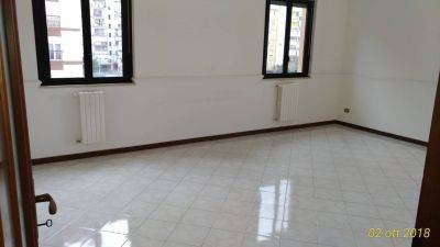 Appartamento di  3 vani /115 mq  a Bari (zona LOSETO)