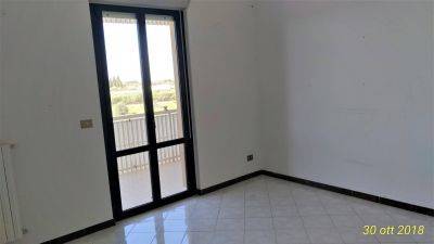 Appartamento di  3 vani /115 mq  a Bari (zona LOSETO)