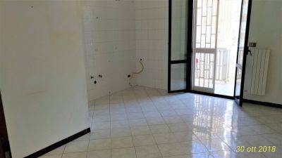 Appartamento di  3 vani /115 mq  a Bari (zona LOSETO)