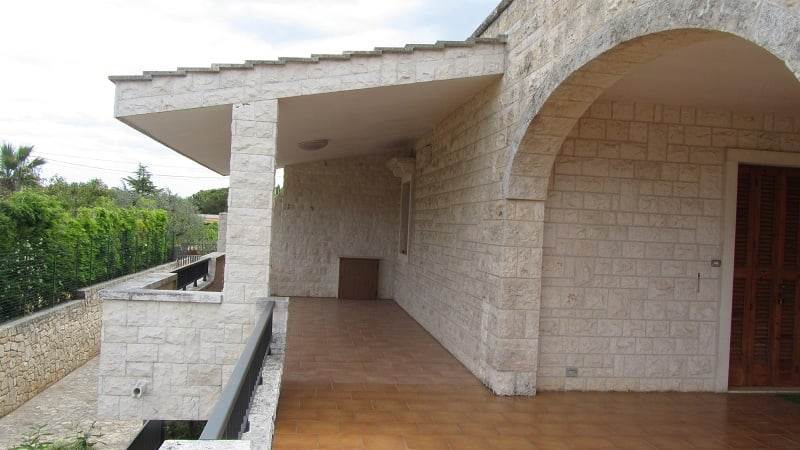 Villa (zona residenziale) di  6 vani /590 mq  a Fasano