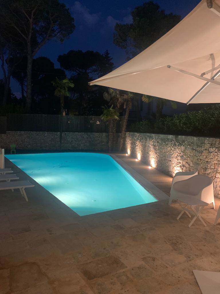 Villa (zona residenziale) di  6 vani /600 mq  a Fasano