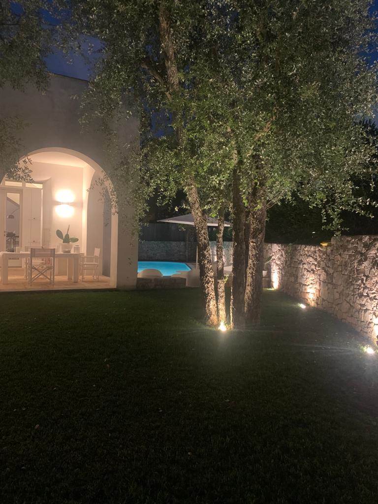 Villa (zona residenziale) di  6 vani /600 mq  a Fasano