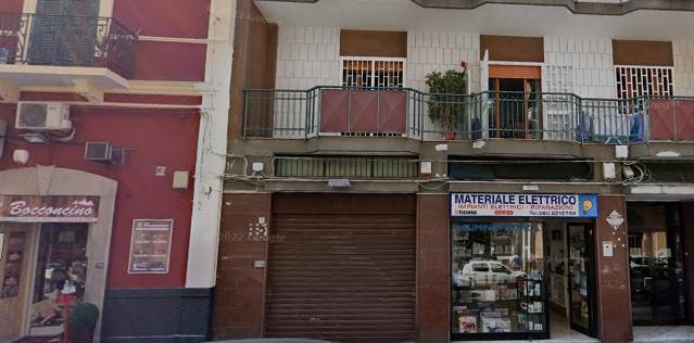 Attività / Licenza di  1 vani /75 mq  a Bari (zona LIBERTà)