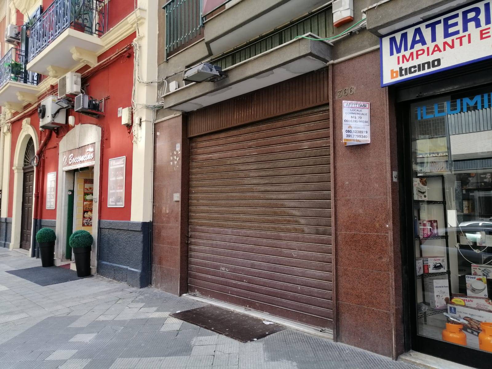 Attività / Licenza di  1 vani /75 mq  a Bari (zona LIBERTà)