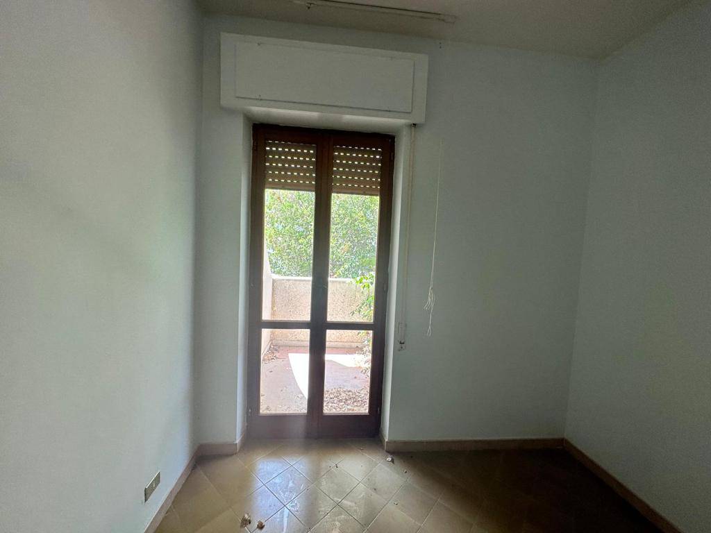 Appartamento di  3 vani /85 mq  a Bari (zona SANTO SPIRITO)