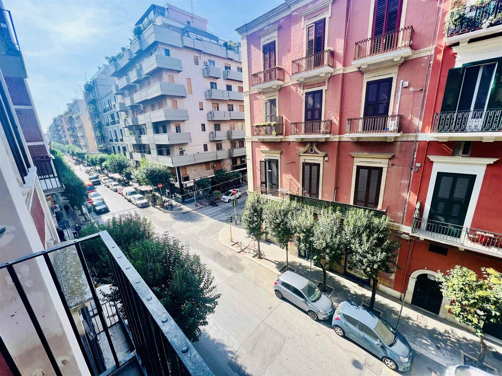 Appartamento di  3 vani /93 mq  a Bari (zona MURAT)