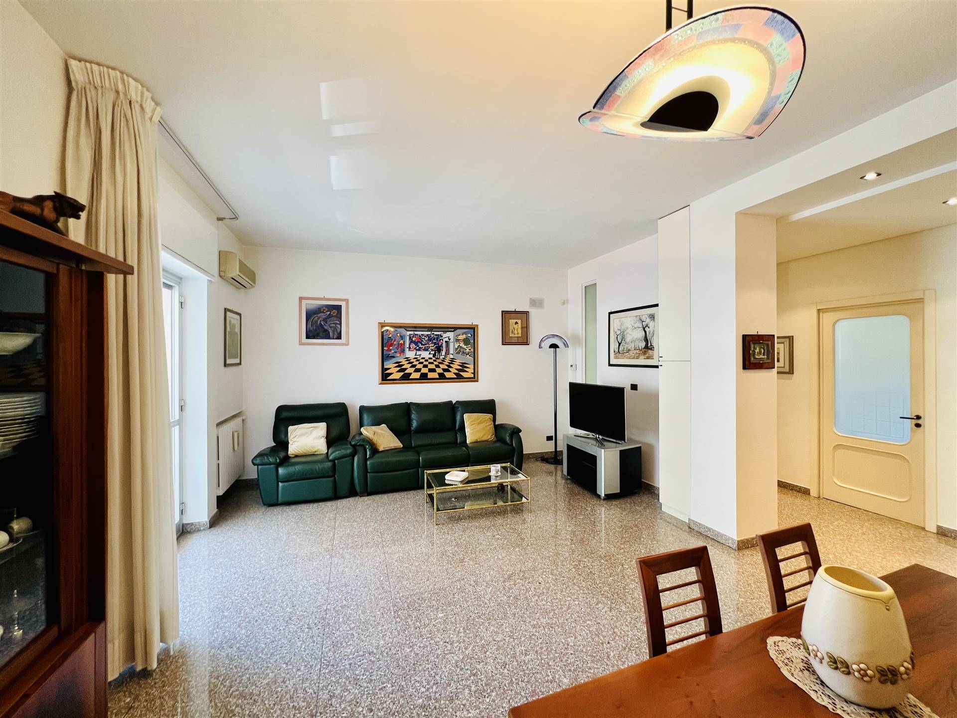 Appartamento di  5 vani /168 mq  a Bari (zona POGGIOFRANCO)