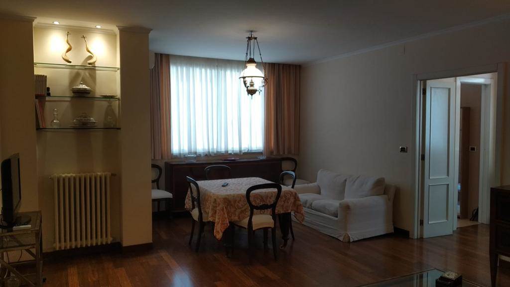 Appartamento di  2 vani /75 mq  a Bari (zona MURAT)