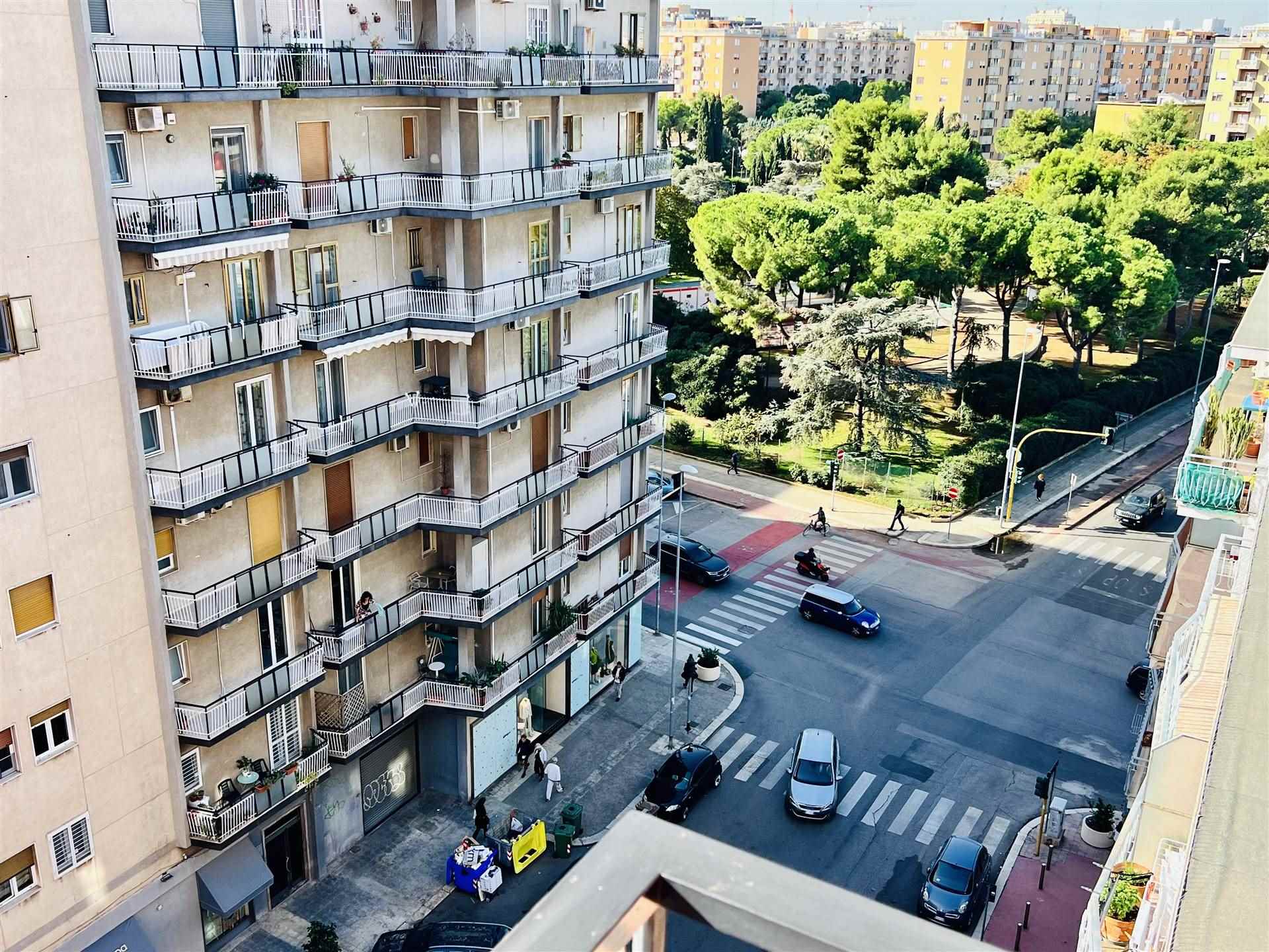 Appartamento di  4 vani /130 mq  a Bari (zona SAN PASQUALE)